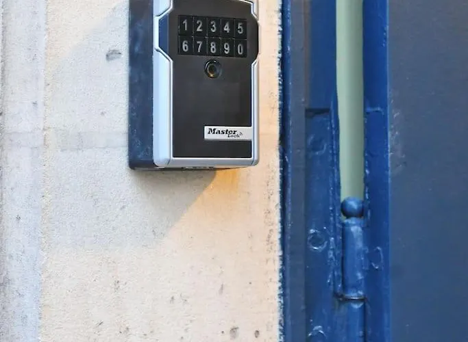 Le Cocon - Grande Terrasse - Calme - Proche Gare Апартаменты *